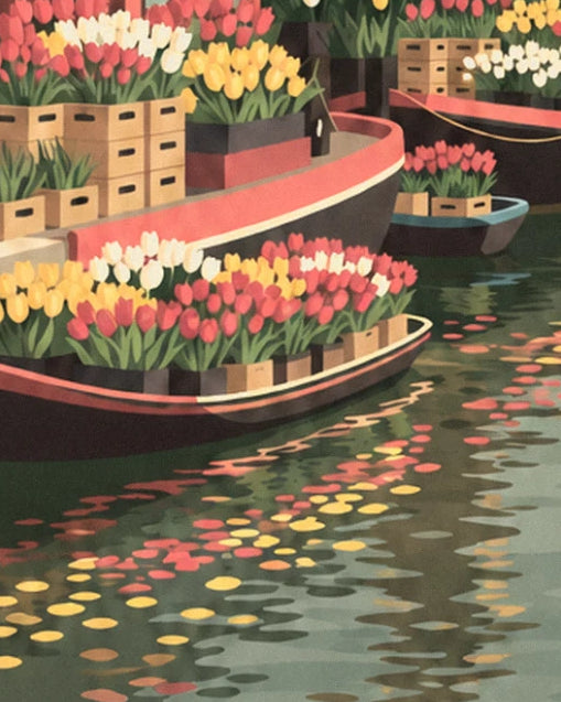 Les bateaux chargés de tulipes et leurs reflets de pétales sur l'eau verte du canal