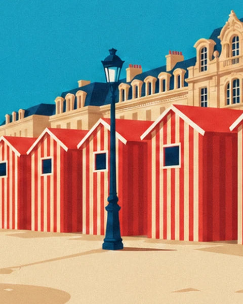 Die nachtblaue Laterne zwischen den roten Strandkabinen, mit dem Hotel im Hintergrund