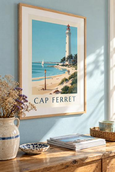 Affiche phare du Cap Ferret, pins et promeneurs sur la plage : encadrée au mur