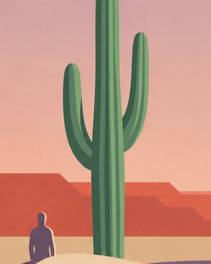 Der hohe grüne Saguaro und die violette Silhouette eines Wanderers vor den roten Felswänden