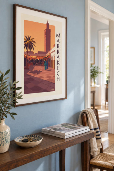 Poster Djemaa el-Fna in Marrakesch in der Abenddämmerung: gerahmt an der Wand