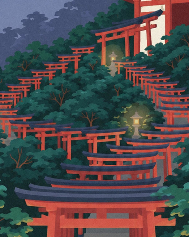 Der gewundene Pfad aus roten Torii-Toren zwischen Bäumen und leuchtenden Laternen