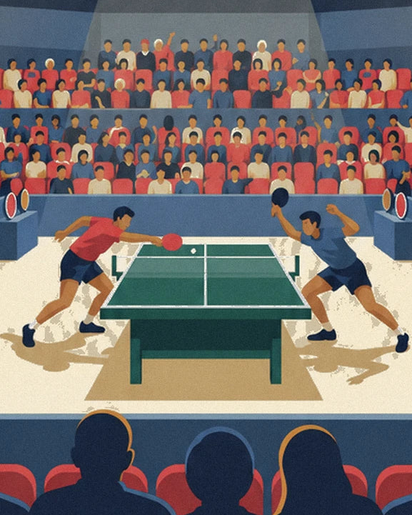 Die 2 Spieler in Rot und Blau um die grüne Platte, vor den vollen Tribünen