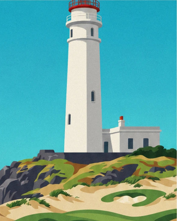 Der weiße Leuchtturm mit roter Laterne auf den Felsen über den Dünen