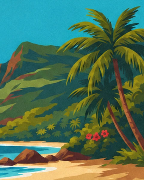 Les palmiers et les fleurs rouges devant la colline verte, au-dessus de la plage de sable doré