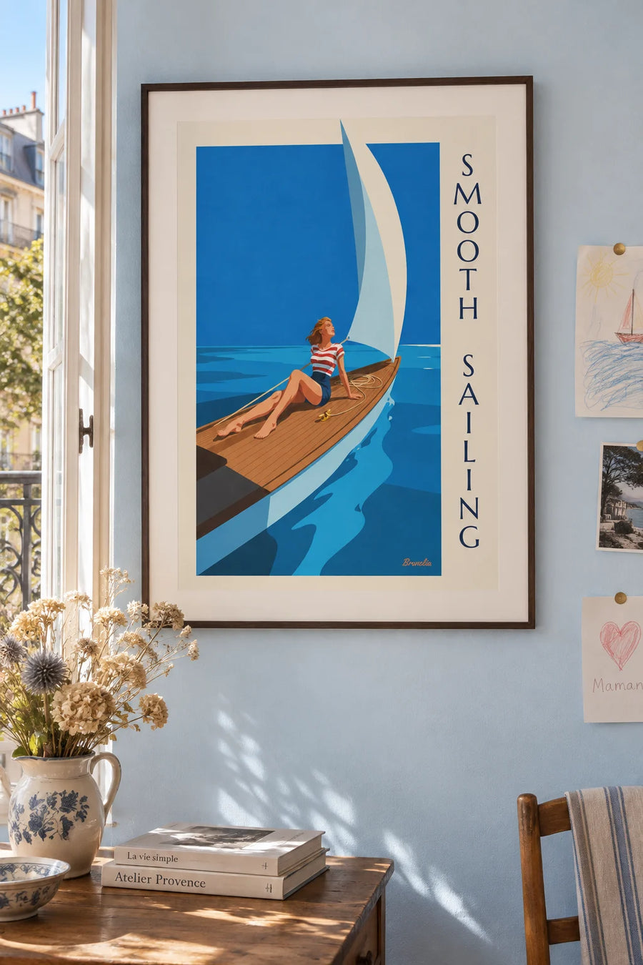 Poster mit Pin-up auf dem Deck eines Segelboots auf hoher See: gerahmt an der Wand