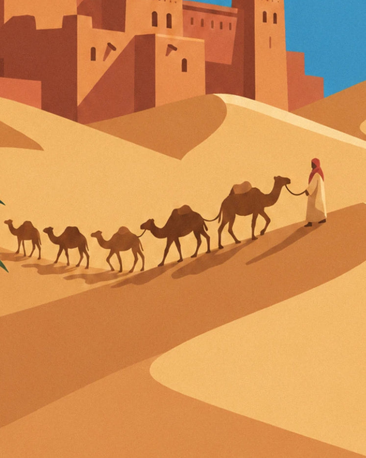 Der Kameltreiber in weißer Tunika und mit rotem Turban, der seine 5 Kamele über die goldene Düne führt