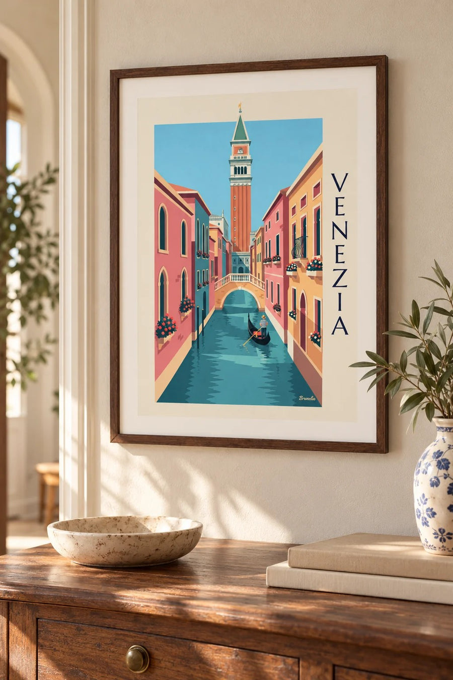 Affiche gondolier sur un petit canal sous le Campanile de Venezia : petit format A4 encadré