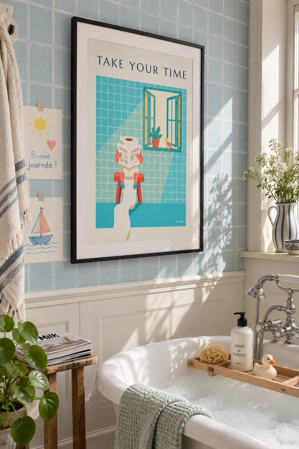 Badezimmer: Poster Klopapierrolle als Figur, ganz in ihre Lektüre vertieft im Raum