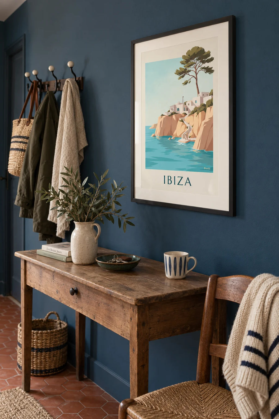 Poster ockerfarbene Klippen und weiße Häuser auf Ibiza: gerahmt an der Wand