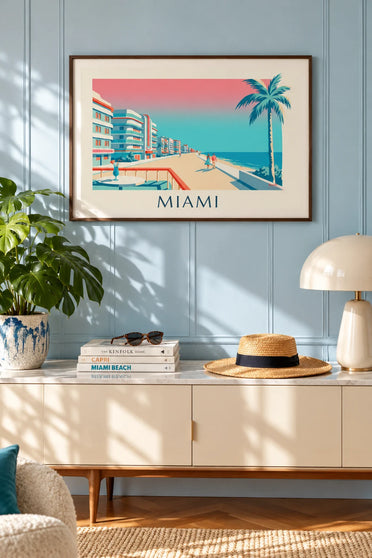 Poster Cocktail und Palmen am Ocean Drive in Miami: gerahmt an der Wand