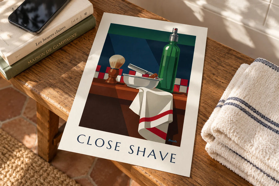 Affiche rasoir coupe-chou, blaireau et flacon d'après-rasage : posée sur une table
