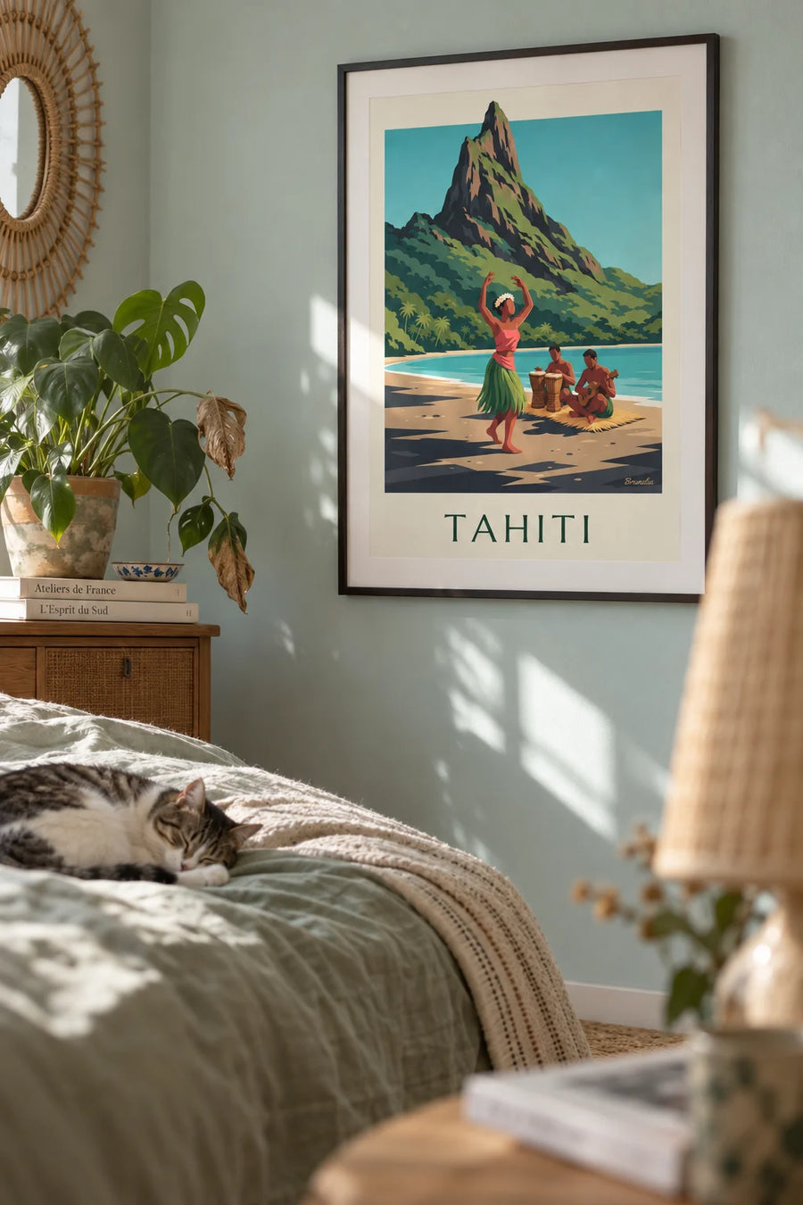 Poster mit tahitianischer Tänzerin und Musikern an einem Strand auf Tahiti: gerahmt an der Wand