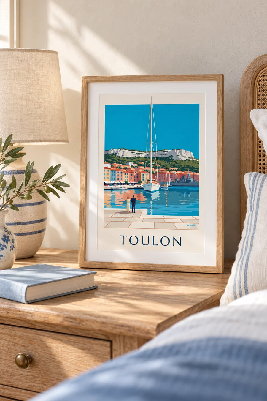 Poster Hafen von Toulon, gesehen durch einen Steinbogen: kleines Format A4 im Rahmen