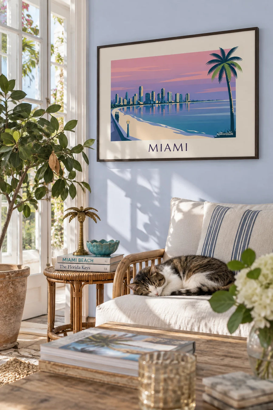 Poster Wolkenkratzer und Palmen von Miami in der Dämmerung: gerahmt an der Wand