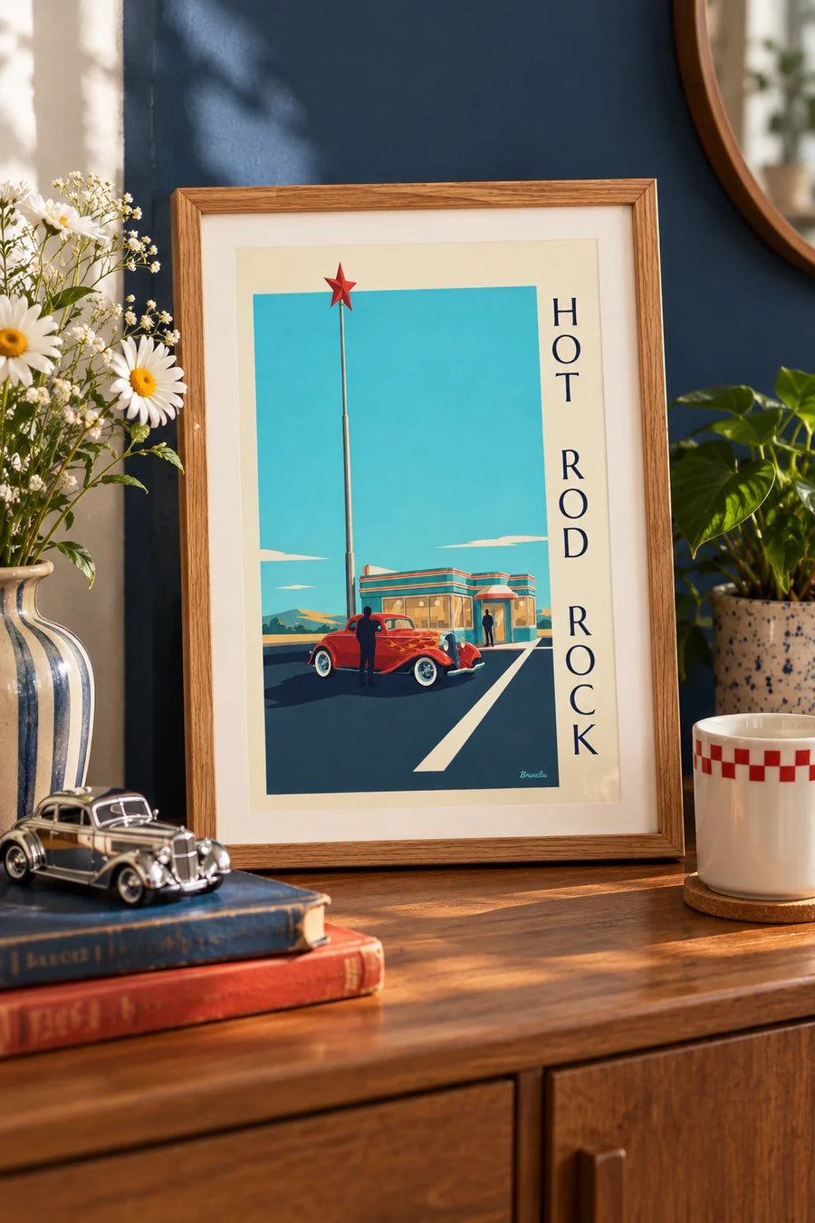 Poster Hot Rod vor einem Rock-'n'-Roll-Diner: kleines Format A4 gerahmt