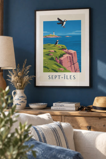 Poster Papageitaucher auf den Klippen der Sept-Îles: gerahmt an der Wand